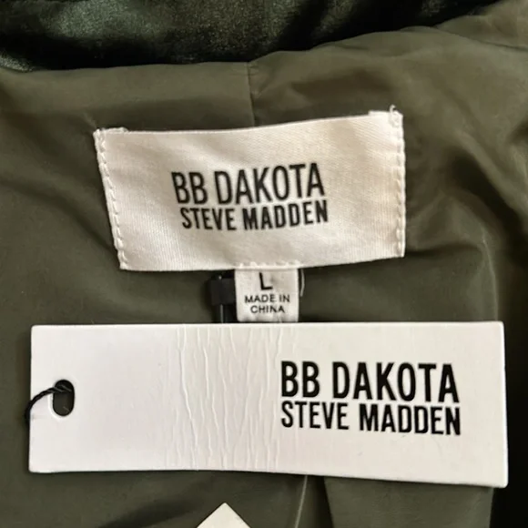 NWT “BB Dakota Steve Madden” green velvet blazer - Picture 7 of 7